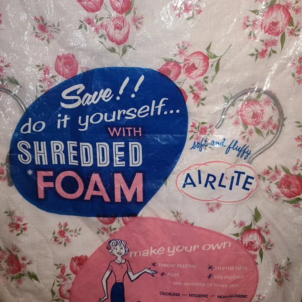 VTG 1950's AIRLITE Quilted Closet Wardrobe Organizer Dresses Pink Shabby Chic